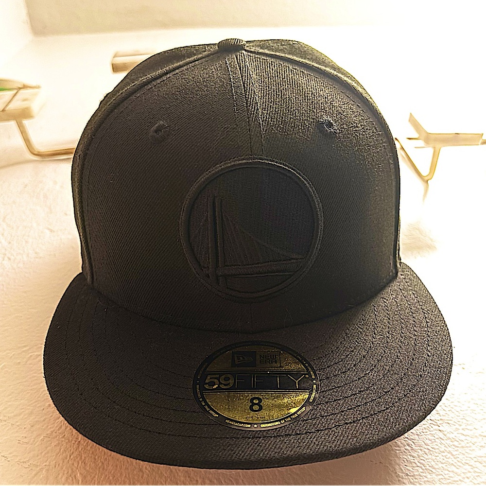 ALL BLACK NBA WARRIORS FITTED HAT - SIZE 8